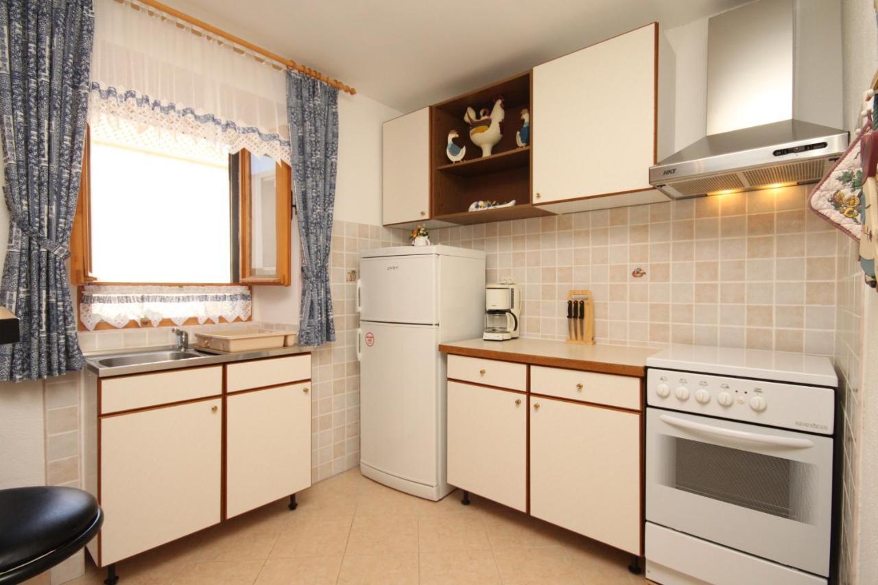 Apartments With A Parking Space Sali, Dugi Otok - 8084 Exterior foto